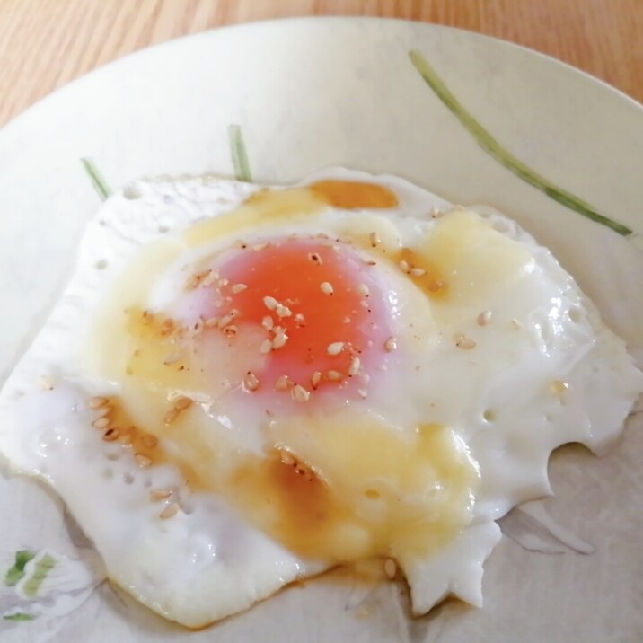 チーズとごまの目玉焼き